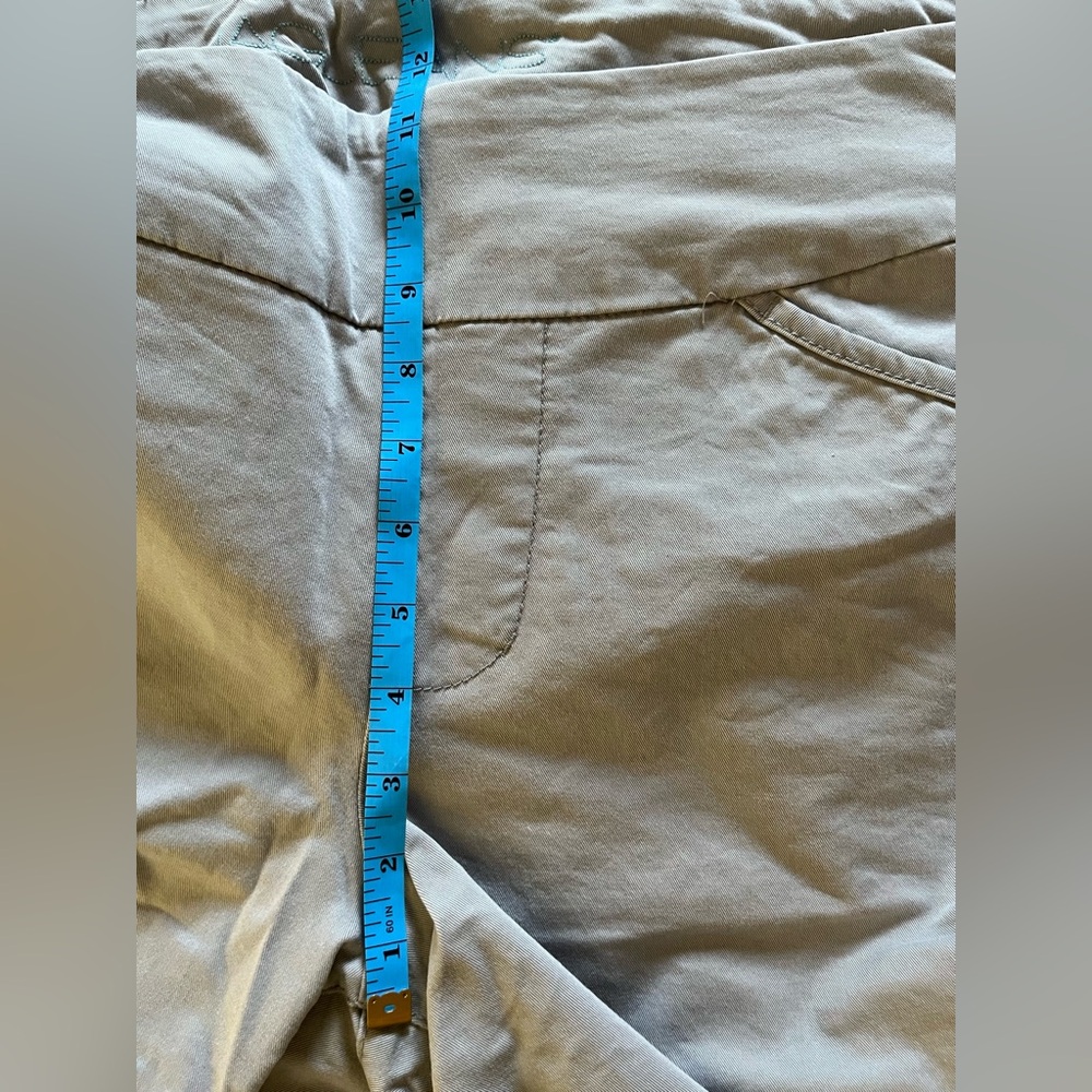 Light gray Jag Jeans women’s classic fit cotton blend pull-on shorts EUC 18W - Picture 6 of 11